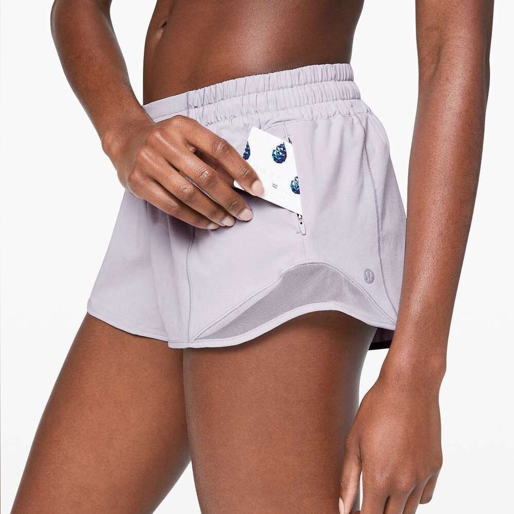 Lululemon Hotty Hot Short II *2.5"
